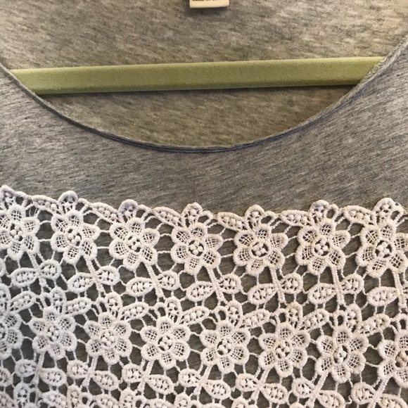 J Crew grey TEE lace front S Adorable! - Picture 3 of 4